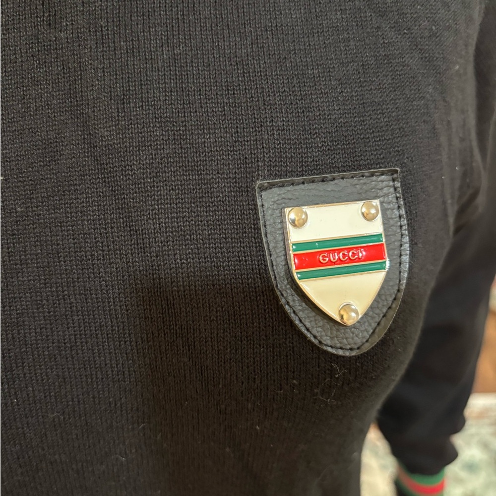 WOW!! Gucci Navy Blue Knit Top with Red & Green Shield Patch. Stunning!!! - Picture 7 of 7